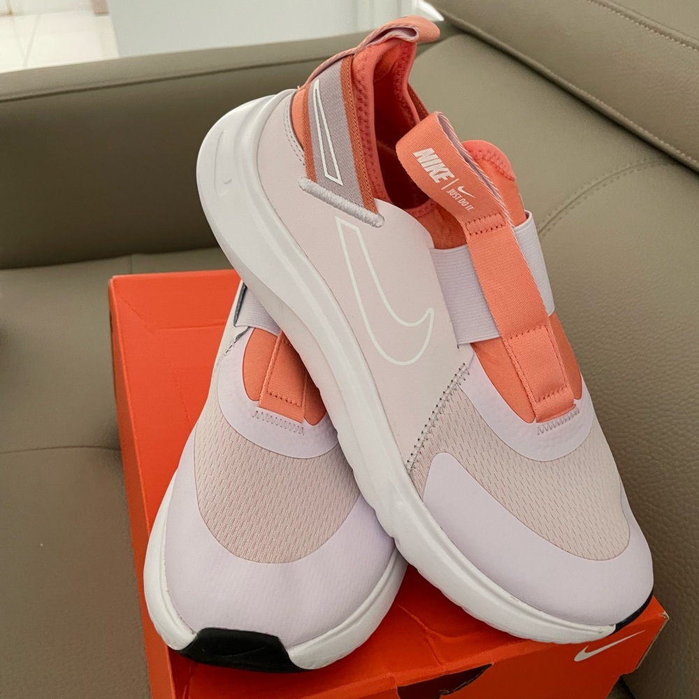 Brand New Nike Sneakers 7.5